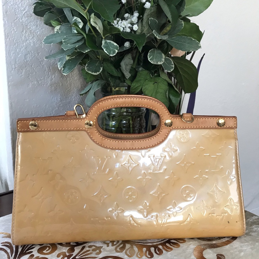Louis Vuitton yellow roxbury vernis bag